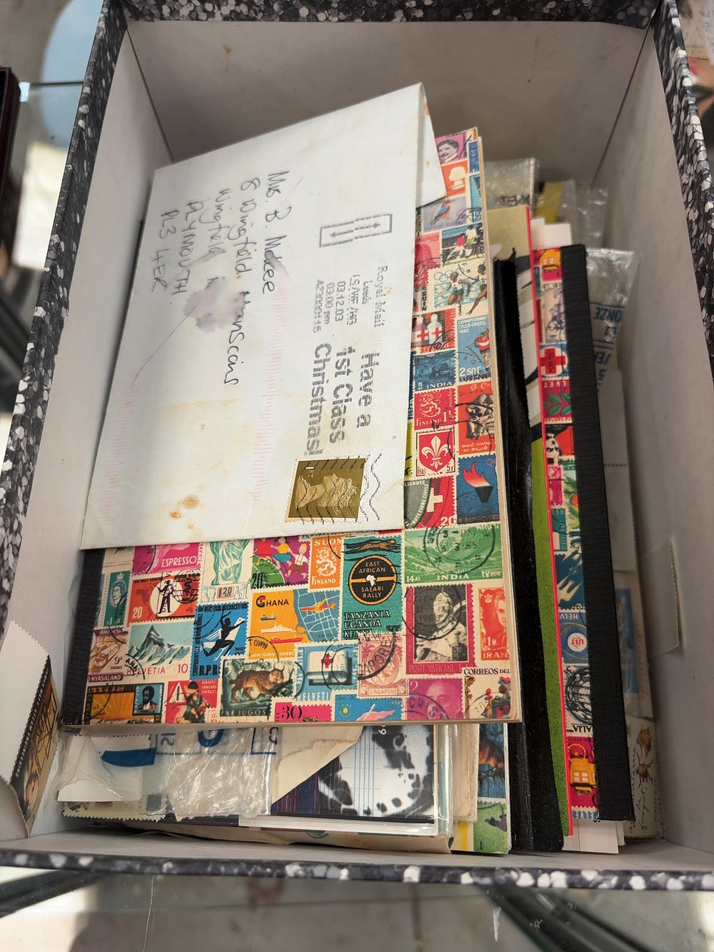 Lot 324: UK and Worldwide Assorted Stamp Collection, 20th/21st Century, Mint and Used