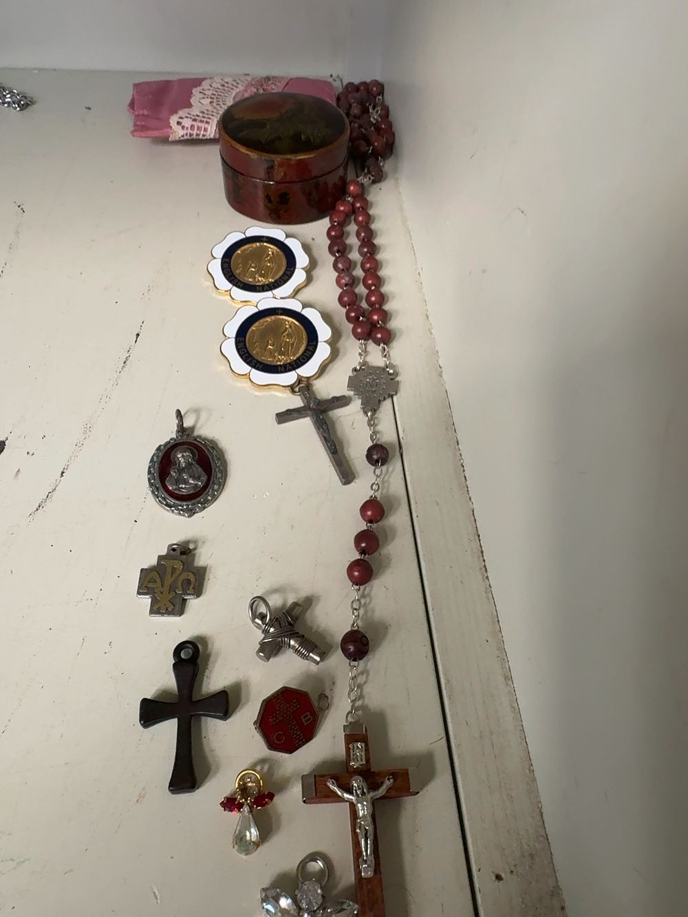 Lot 373: A Collection of British Catholic Devotional Items and Medals including English National Pilgrimage Badges and Rosary