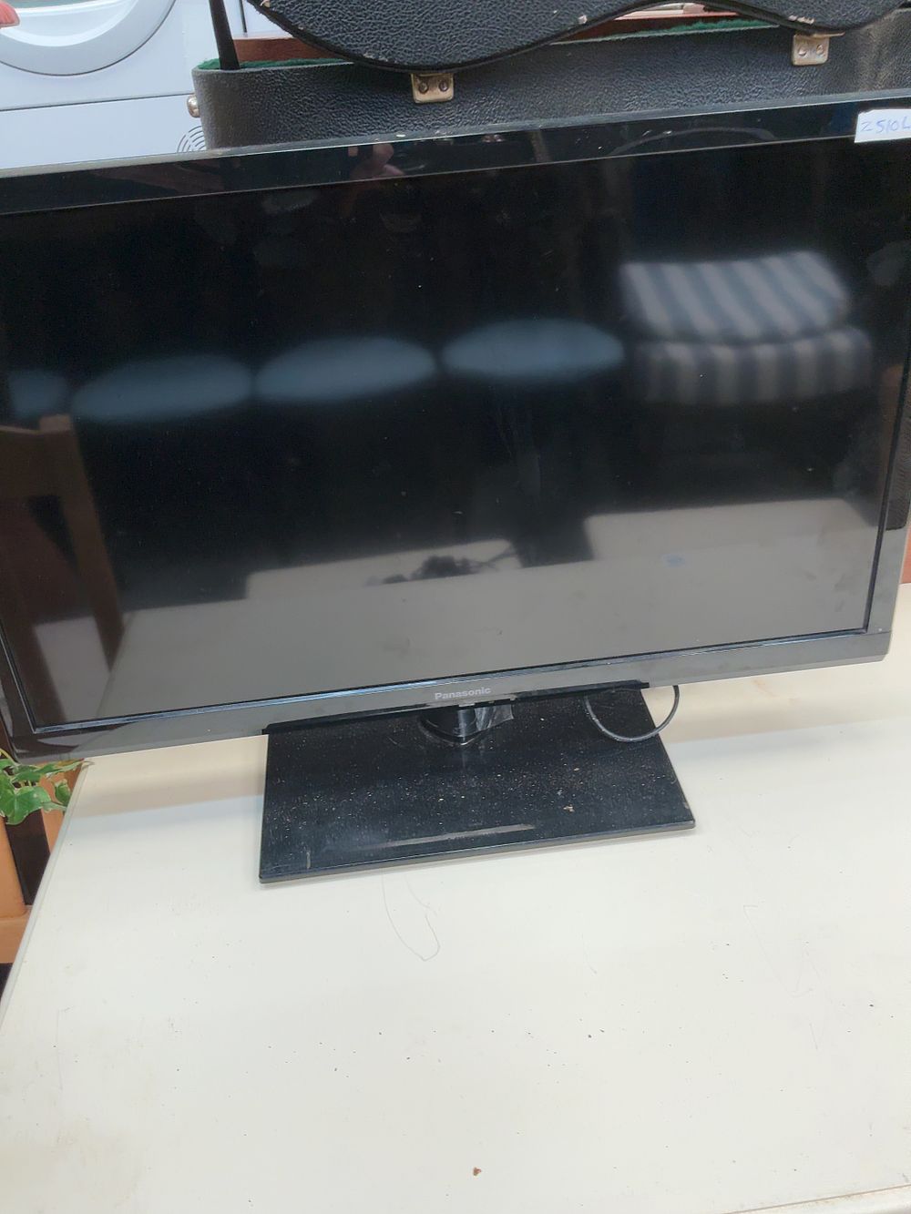 Lot 404: Panasonic TX-24CS500B 24-Inch LCD Television