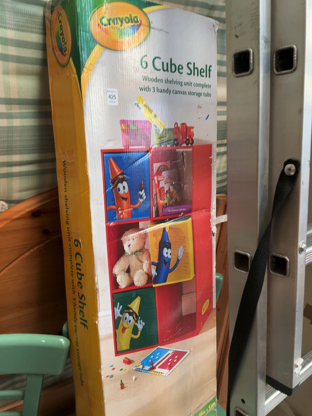 Lot 425: Crayola 6 Cube Wooden Shelving Unit with 3 Canvas Storage Tubs