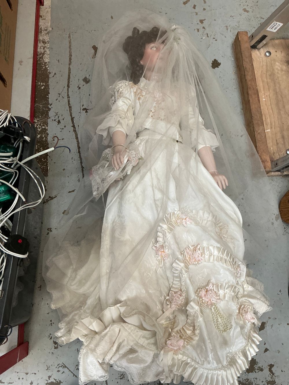 Lot 419: Large Victorian Style Collector Bride Doll in Elaborate Cream Gown