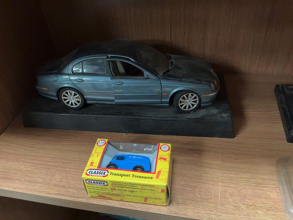 Lot 184: A Collection of Die-cast Model Vehicles including Maisto, Classix, and Hachette Examples