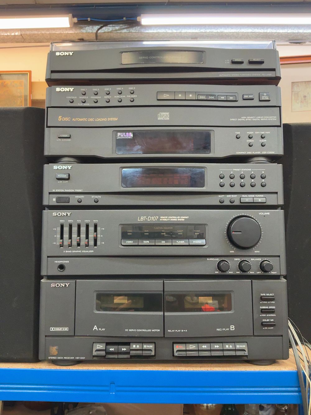Lot 226: Sony LBT-D107 Component Hi-Fi System with Speakers
