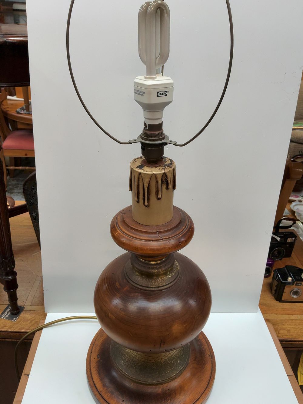 Lot 227: A Pair of Traditional Turned Wood and Brass-toned Metal Table Lamps