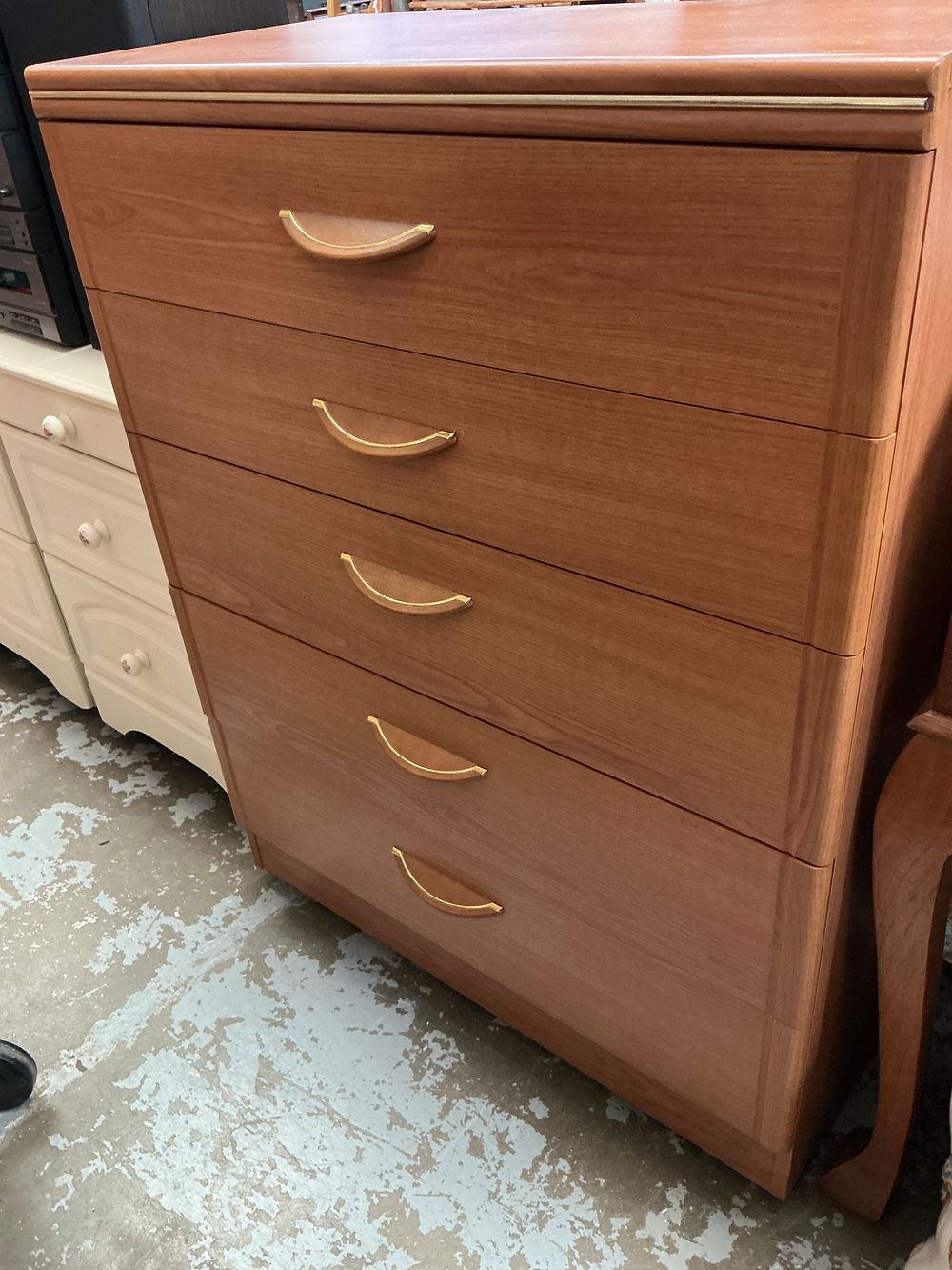 Lot 385: A Late 20th-Century Five-Drawer Tall Chest with Cherry Wood-Effect Finish