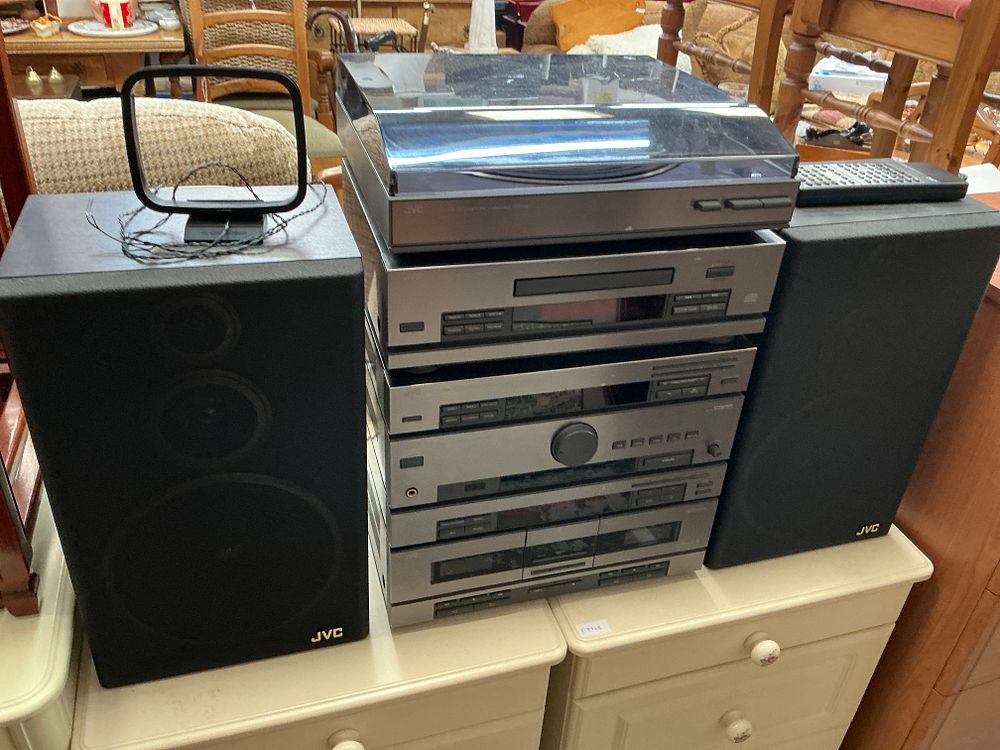 Lot 386: A JVC Hi-Fi Component Stereo System comprising DR-E55L Receiver and AL-E45 Turntable