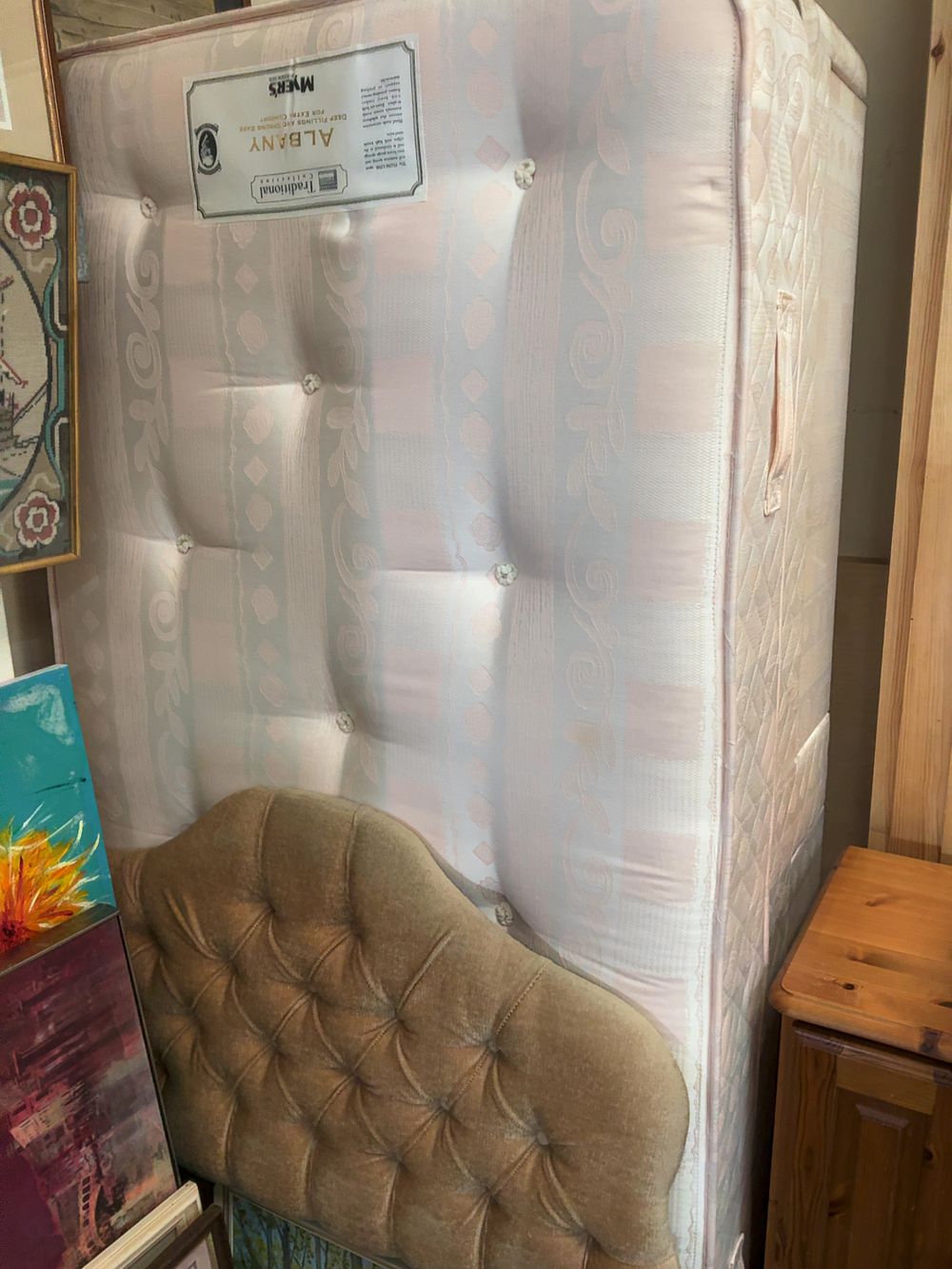 Lot 401: A Myer's Albany Traditional Collection Single Bed Set comprising Mattress and Headboard