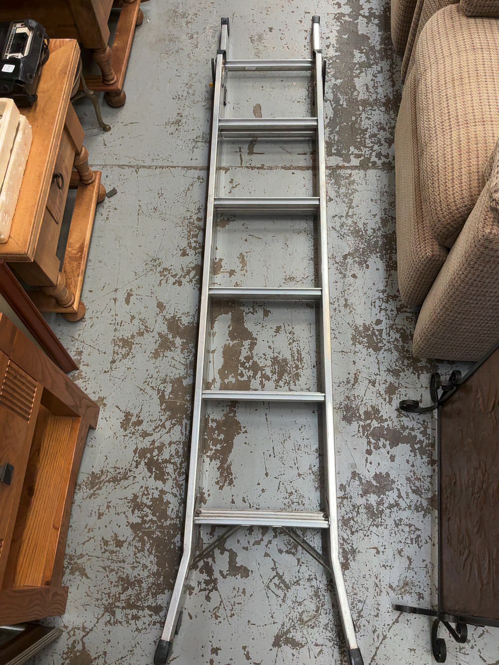 Lot 403: Two Items Comprising a Youngman Aluminium Combination Ladder and a Painted Wooden Shelving Unit