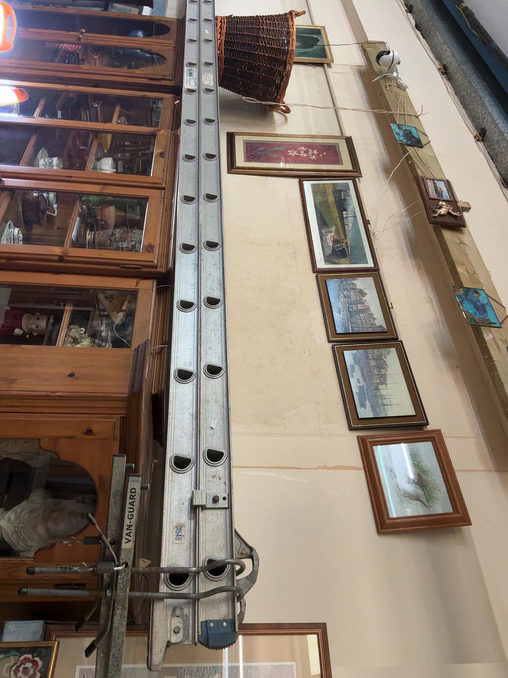 Lot 406: Werner Clima D1545 Aluminium Extending Ladder and Van-Guard Clamp System