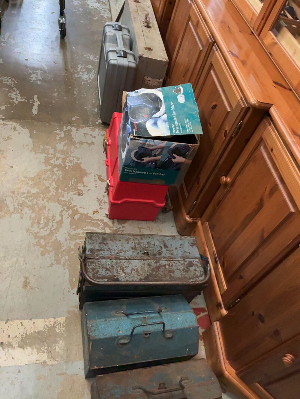 Lot 410: An Assortment of Workshop Tools, Power Equipment, and Storage Chests