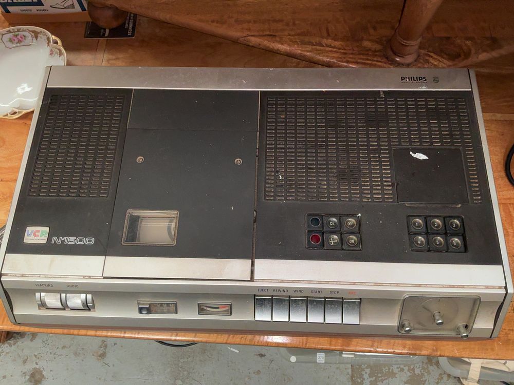 Lot 281: Philips N1500 Video Cassette Recorder