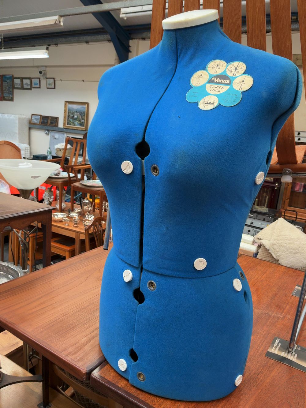 Lot 283: A Venus Turn & Lock Adjustable Dressmaker's Mannequin