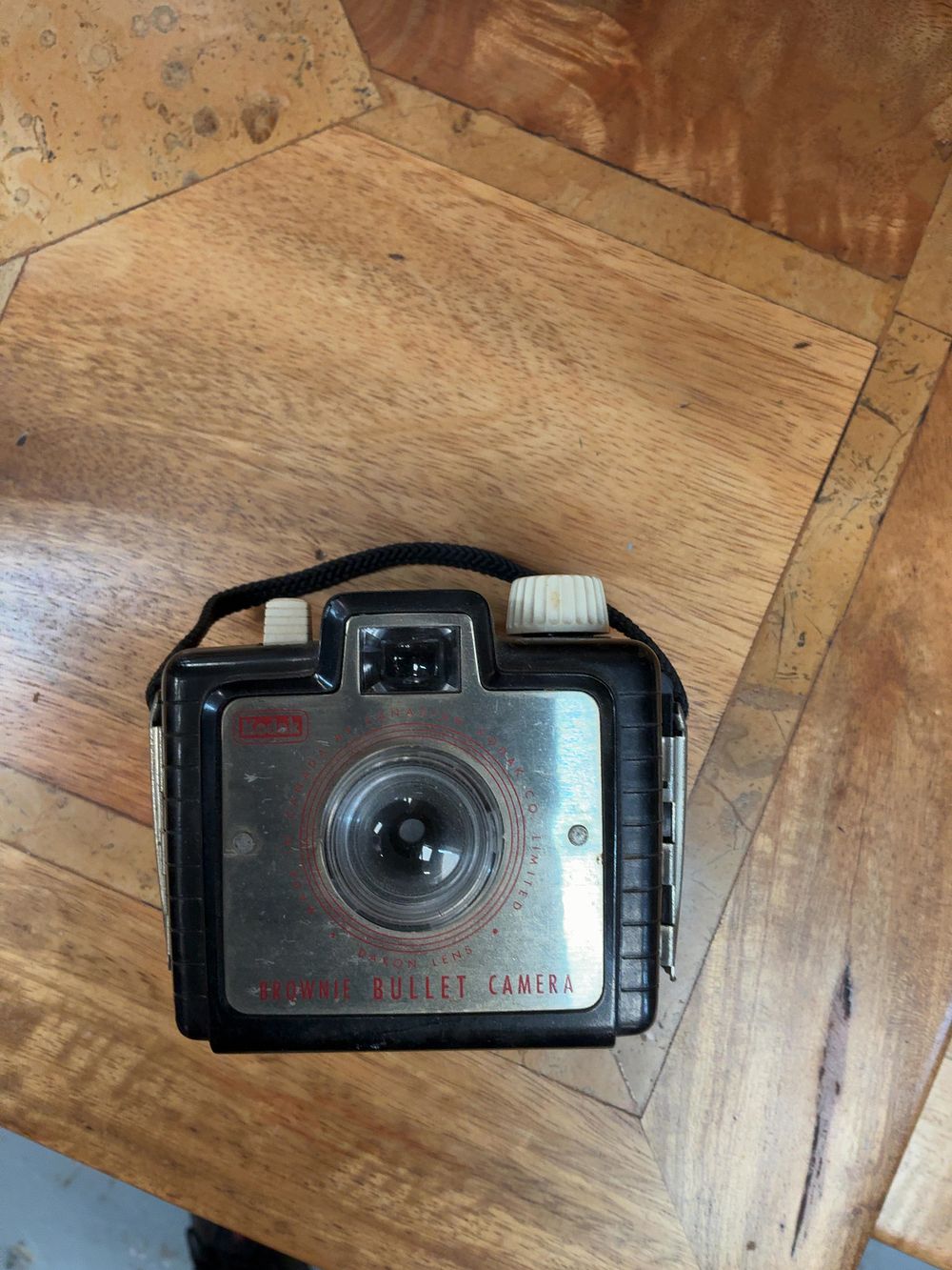 Lot 284: A Trio of Vintage and Digital Compact Cameras including Kodak Brownie Bullet and Hanimex 35maf