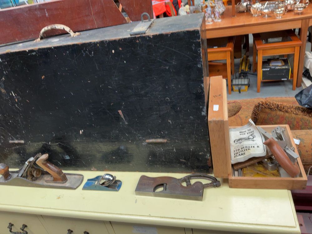Lot 287: A Collection of Vintage Woodworking Hand Tools and a Carpenter's Tool Chest including Record and Stanley Planes