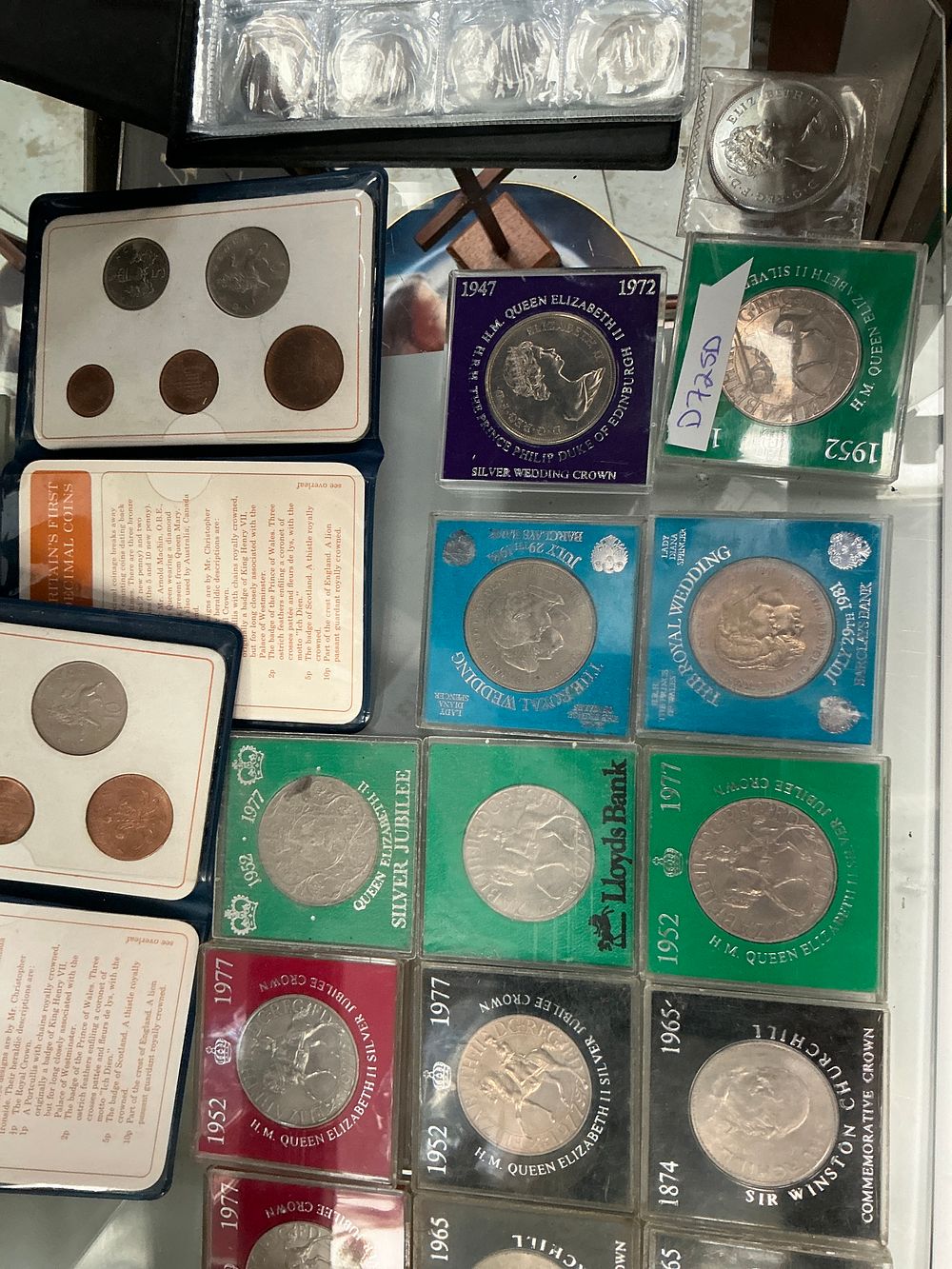 Lot 291: A Collection of UK Commemorative Crowns, Decimal Coin Sets, and Circulated Pre-Decimal Coinage