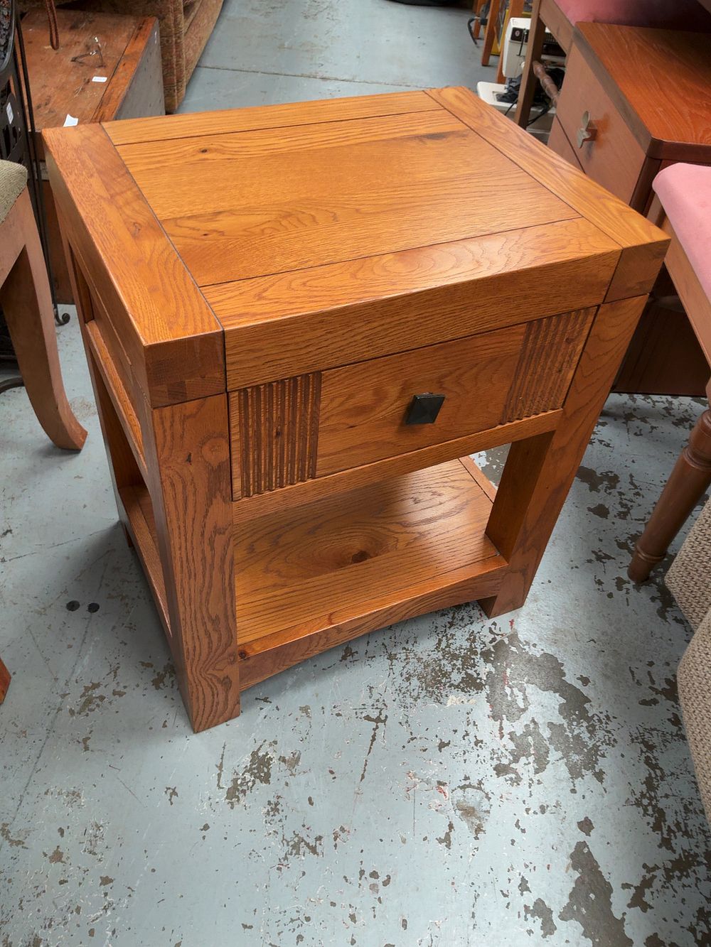 Lot 318: A Contemporary Mission Style Solid Oak Side Table