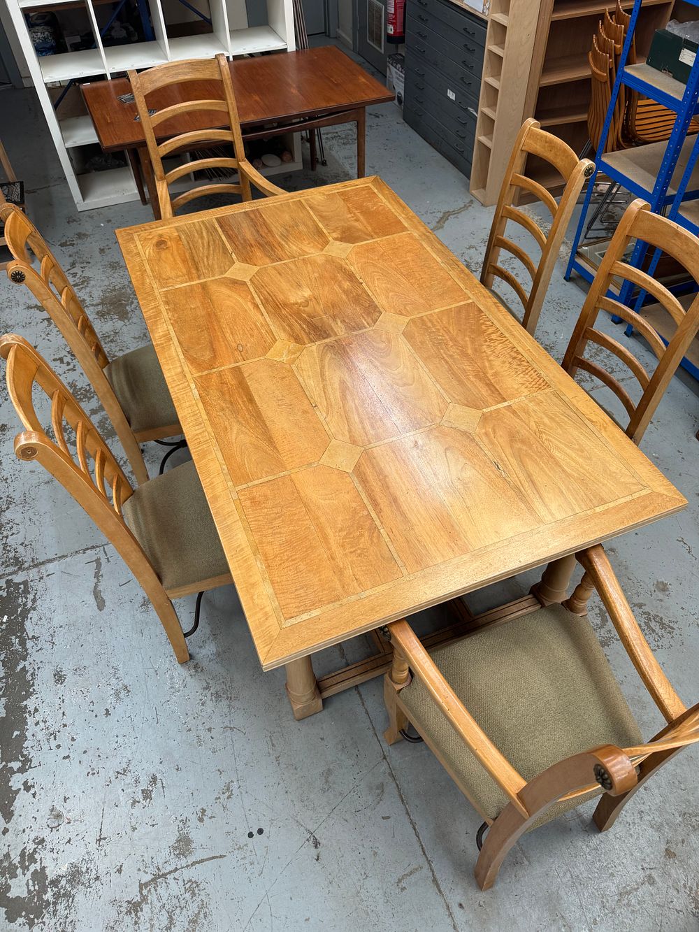 Lot 320: A Mango Wood Dining Suite in the Barker & Stonehouse Flagstone Style