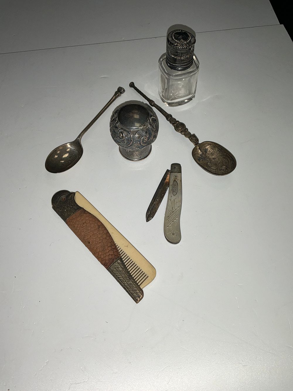 Lot 133: A Collection of Antique Sterling Silver Smalls and Vanity Items