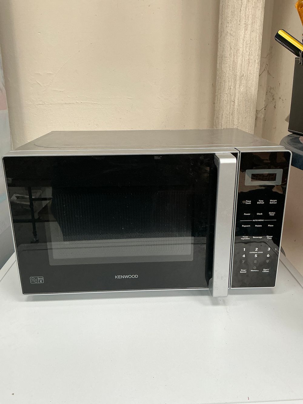 Lot 442: Kenwood K20MS21 Silver Microwave Oven