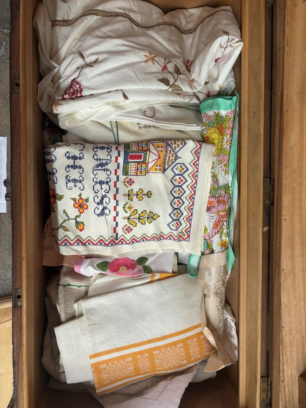 Lot 459: A Collection of Vintage Hand-Embroidered and Woven Domestic Linens