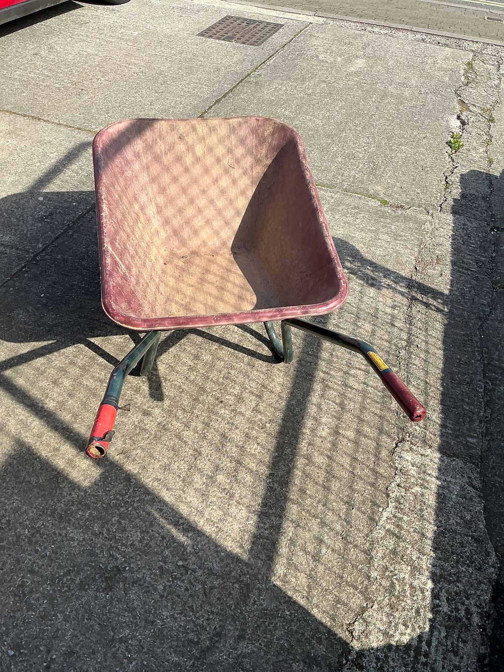 Lot 466: A Garden Wheelbarrow with Plastic Tub and Tubular Steel Frame