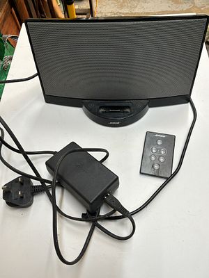 Bose SoundDock Digital Music System with Remote and Power Adapter. A Bose SoundDock digital 