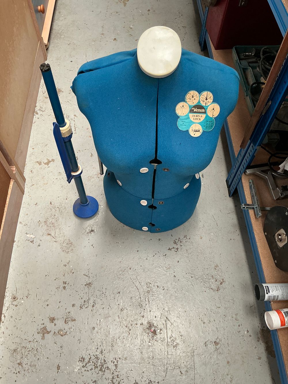 Lot 212: A Vintage Venus Turn & Lock Adjustable Dressmaker's Mannequin