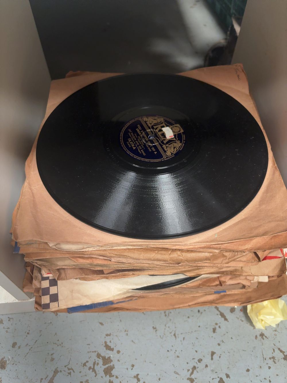 Lot 253: A Collection of Vintage 78 RPM Shellac Gramophone Records Including Rex Label