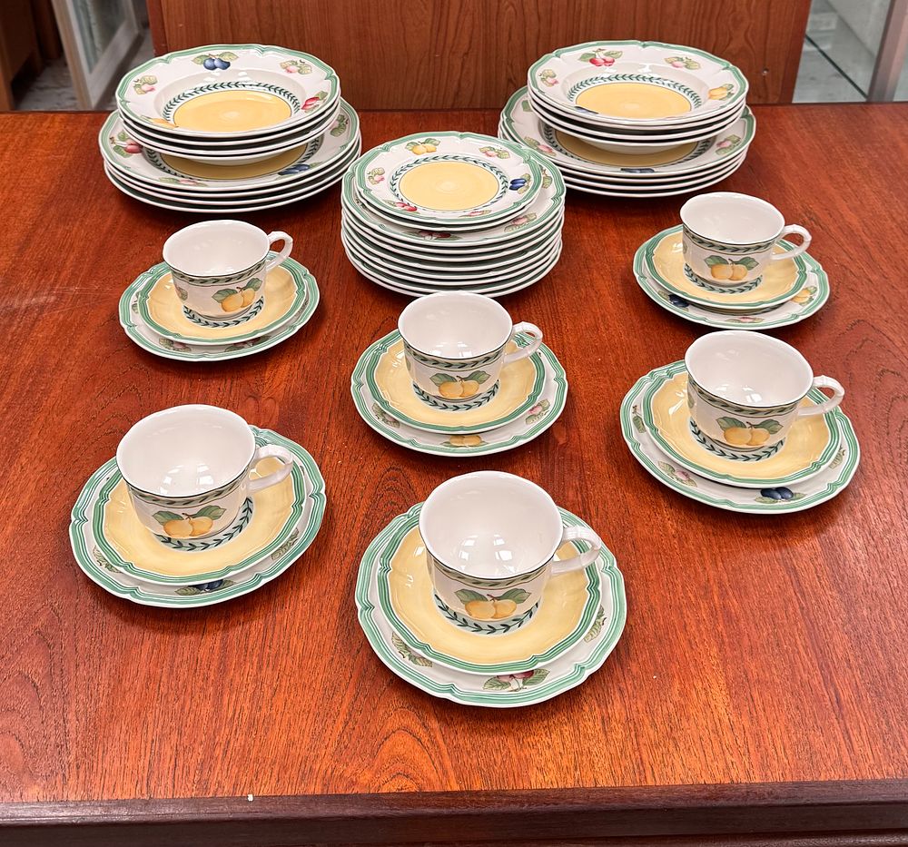 Lot 288: A Collection of Villeroy & Boch French Garden Fleurence Vitro-Porcelain Tableware