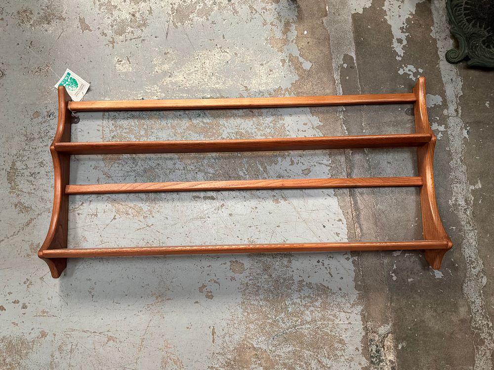 Lot 340: Ercol Windsor Model 268 Wall Mounted Plate Rack