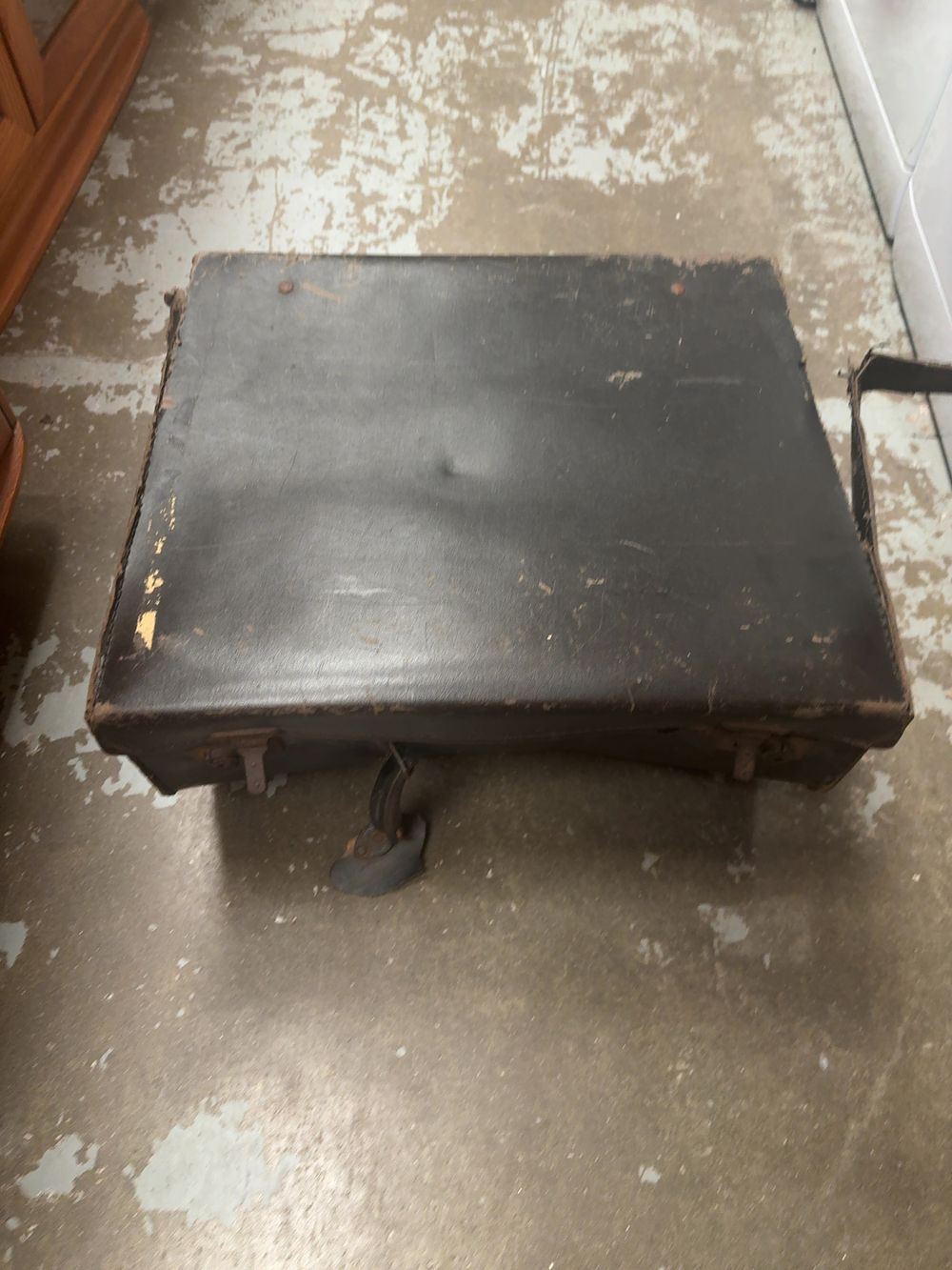 Lot 349: A Vintage Frontalini Italian Piano Accordion and Carrying Case