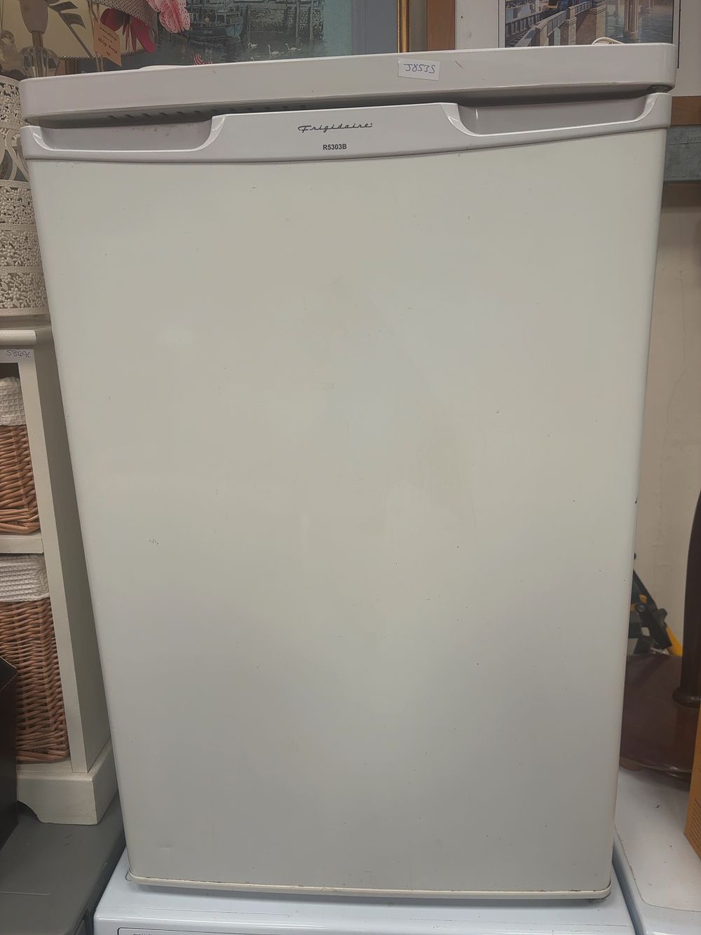 Lot 369: Frigidaire Under-Counter Refrigerator Model R5303B with Internal Ice Box