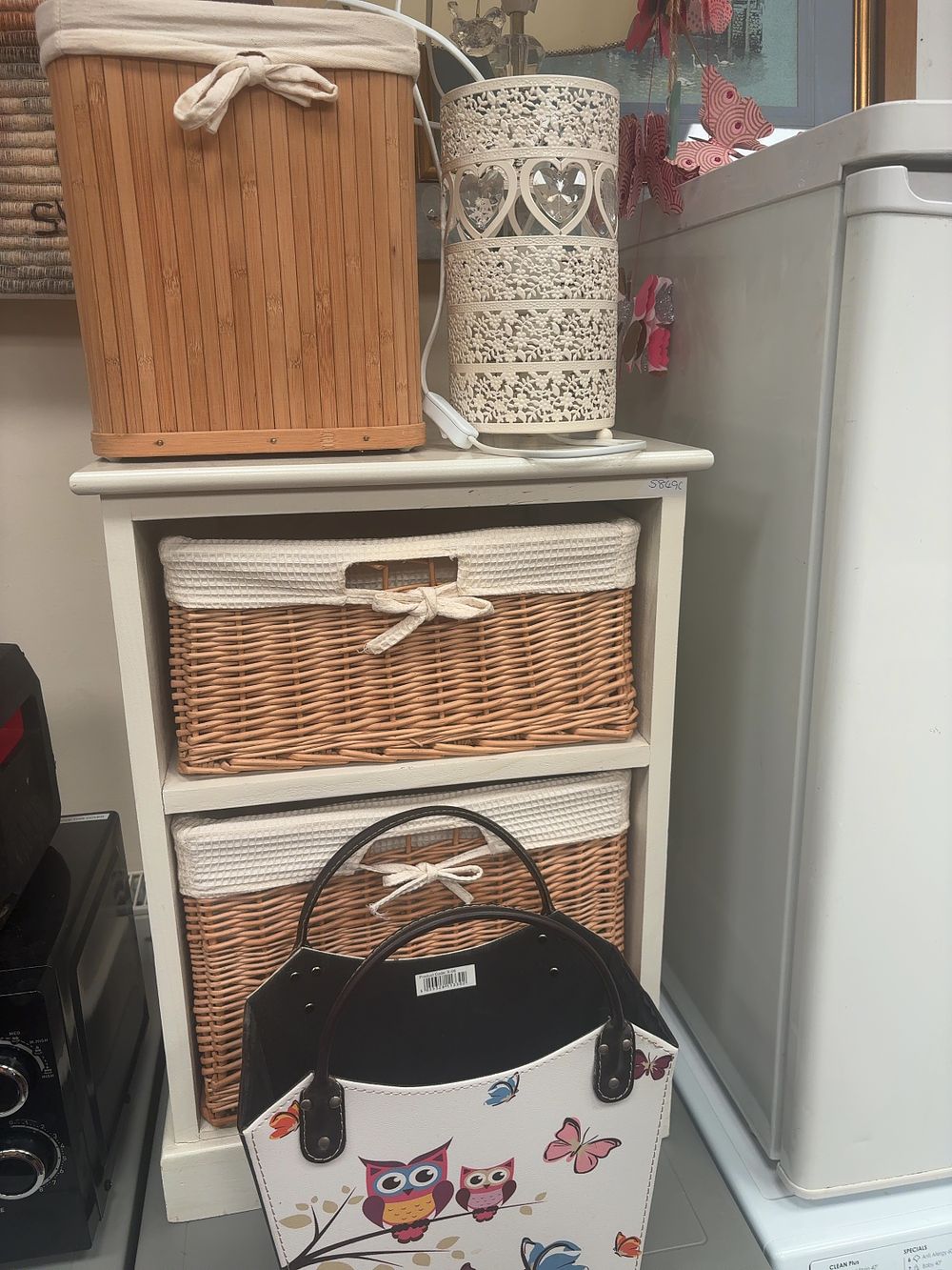 Lot 373: An Assortment of Contemporary Household Storage and Decorative Items