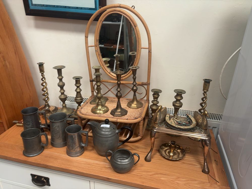 Lot 392: A Collection of Metalware including Brass Candlesticks, Pewter Tankards, and a Vintage Bamboo Mirror Unit