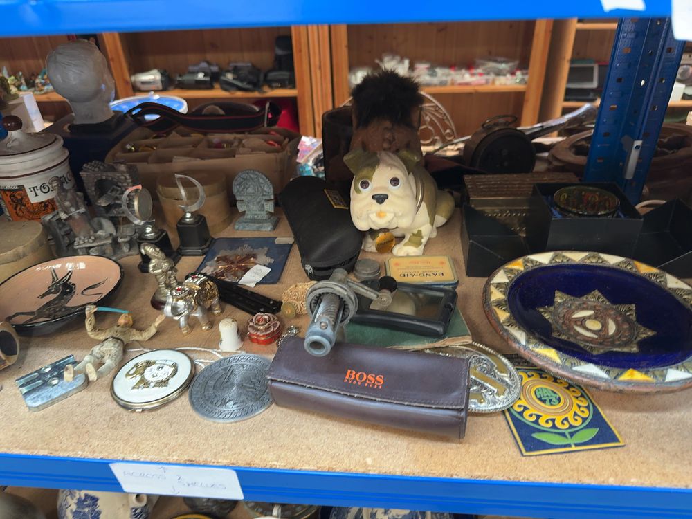 Lot 225: An Assortment of Miscellaneous Collectibles and Decorative Objects