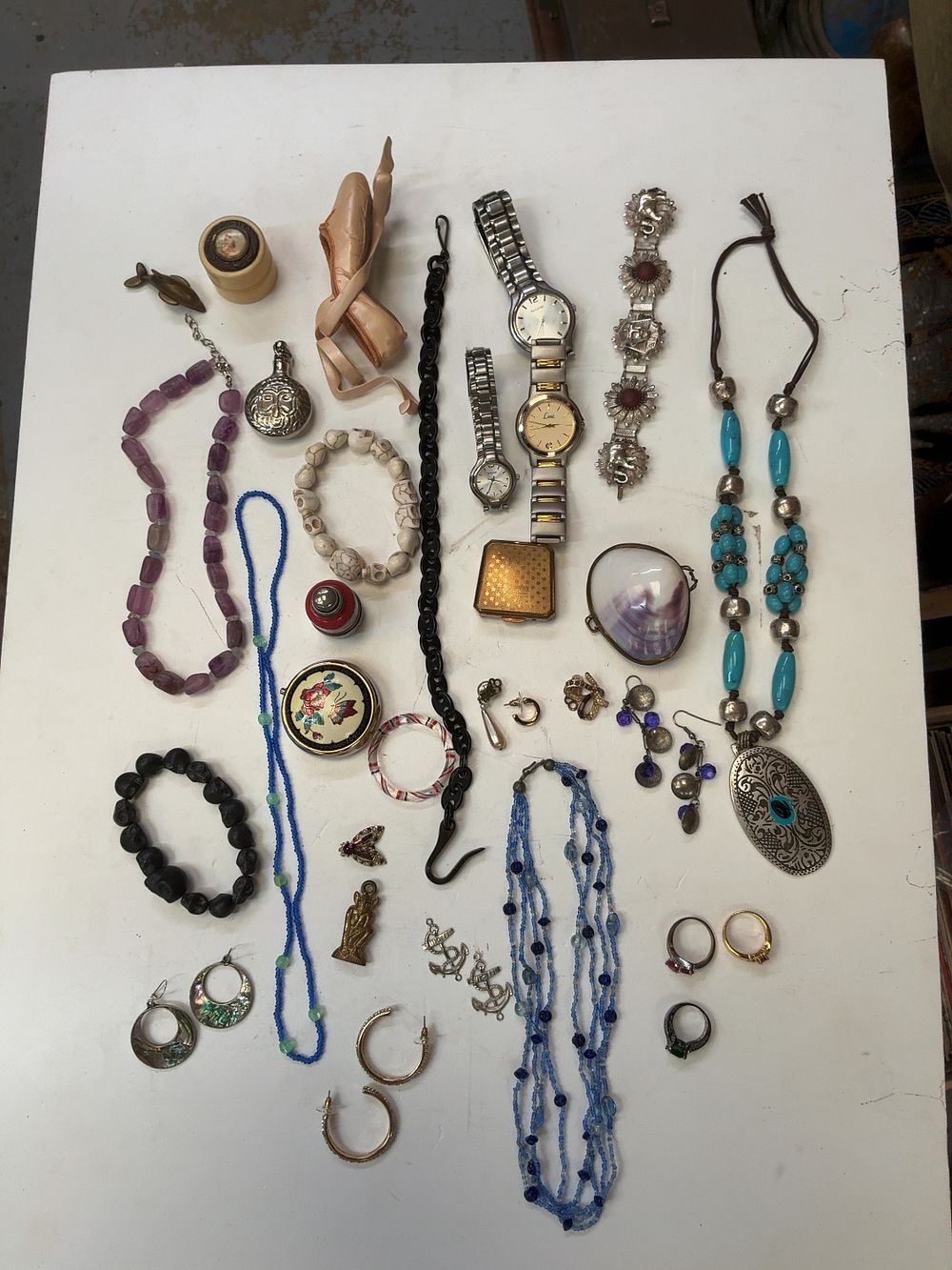 Lot 269: An Assortment of Vintage and Modern Costume Jewellery, Wristwatches, and Decorative Objects