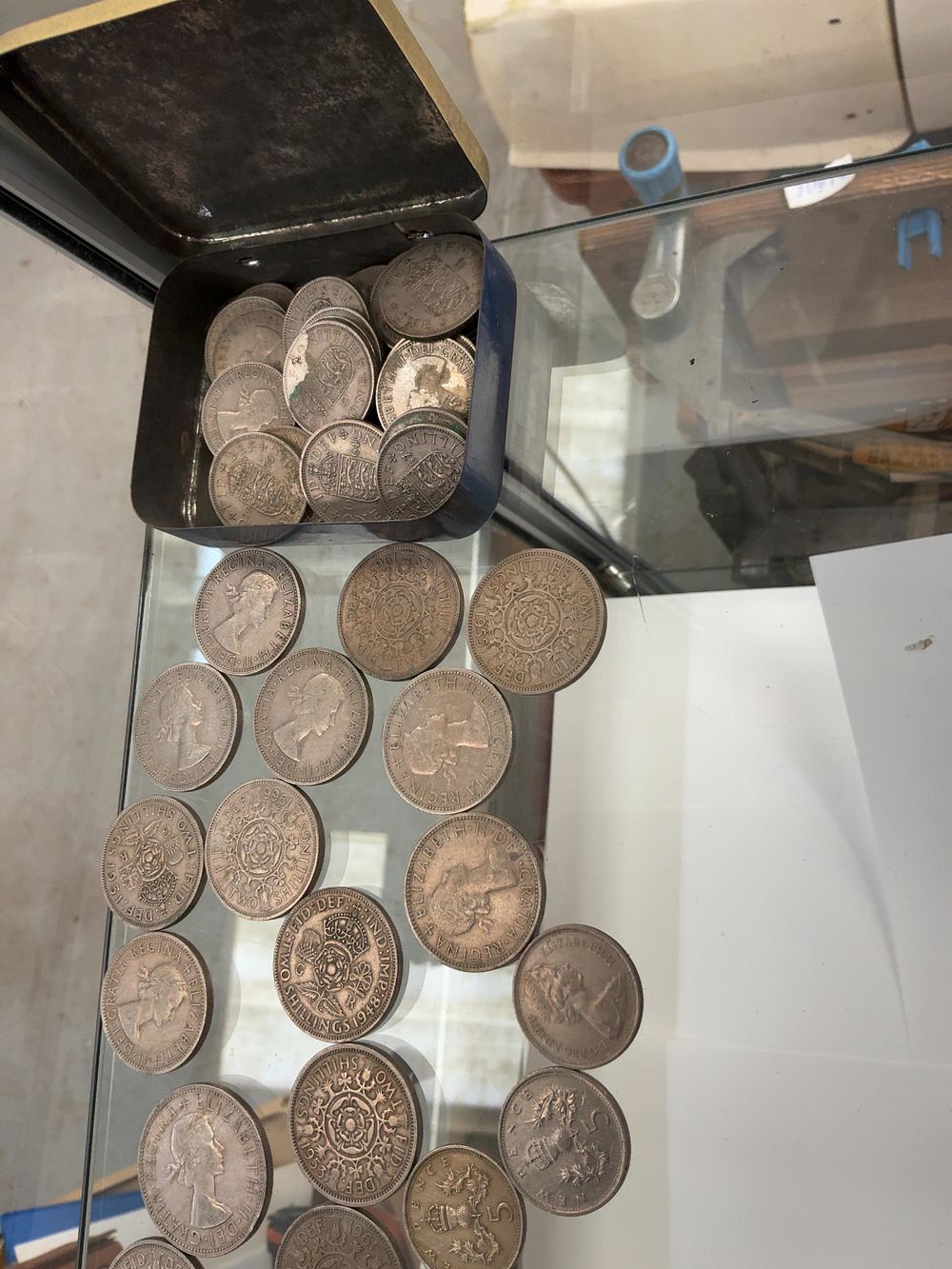 Lot 277: A Collection of UK Cupro-Nickel Coinage and a Duckhams Commemorative Token