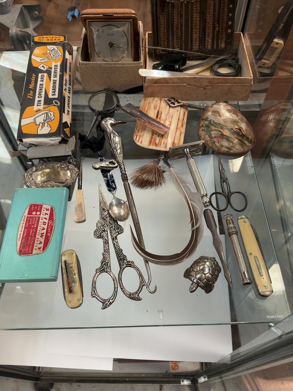 Lot 280: An Assortment of Vintage and Antique Personal Effects, Sewing Implements, and Curiosities