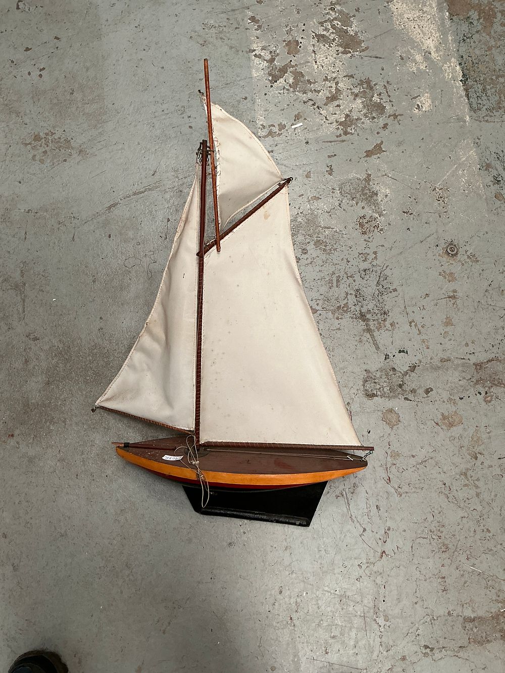 Lot 290: Vintage Gaff-Rigged Model Pond Yacht
