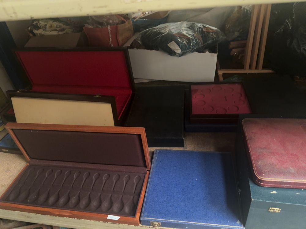 Lot 343: A Group of Vintage Wooden and Plush-Lined Storage and Presentation Cases