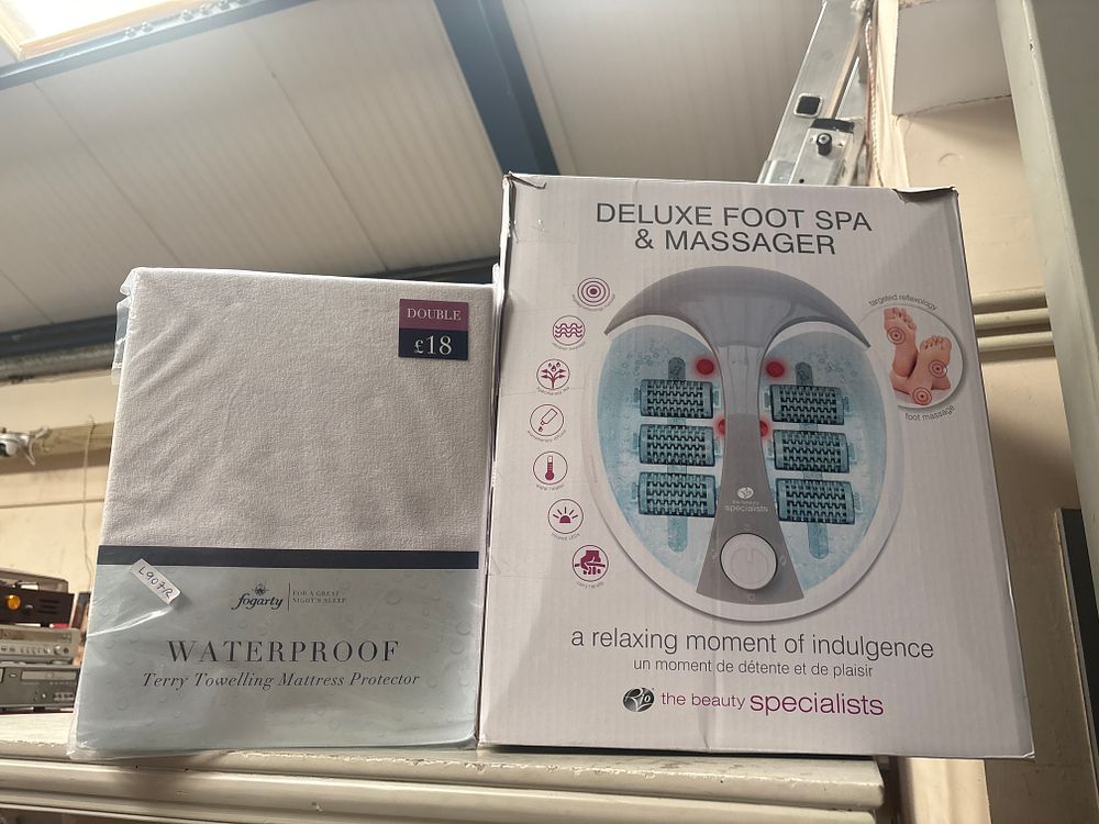 Lot 350: Two items comprising a Fogarty mattress protector and a Rio Deluxe foot spa and massager