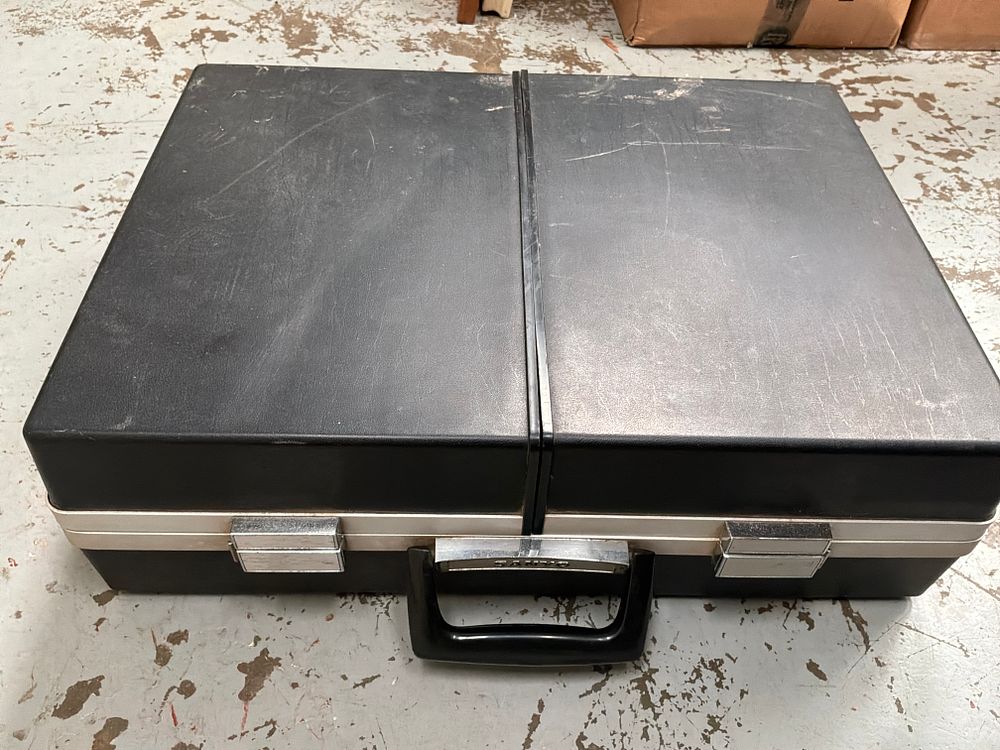 Lot 373: Sanyo Model G-2615H-2 Portable Stereo Music Centre