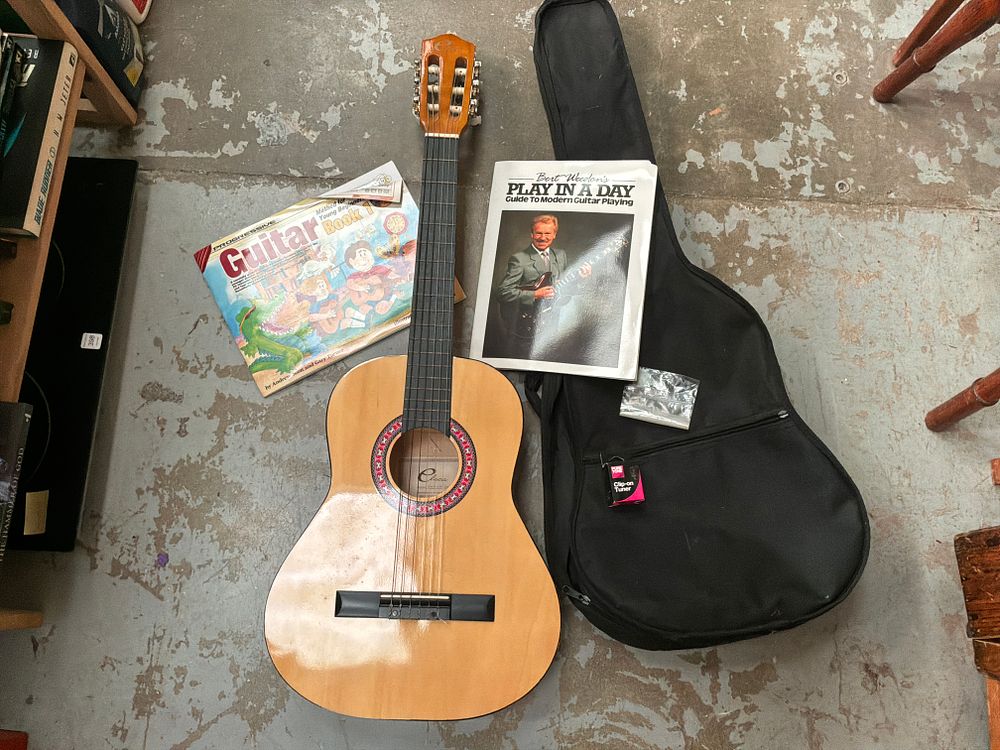Lot 399: Eleca Model DAG-IN-36 3/4 Size Classical Acoustic Guitar with Accessories