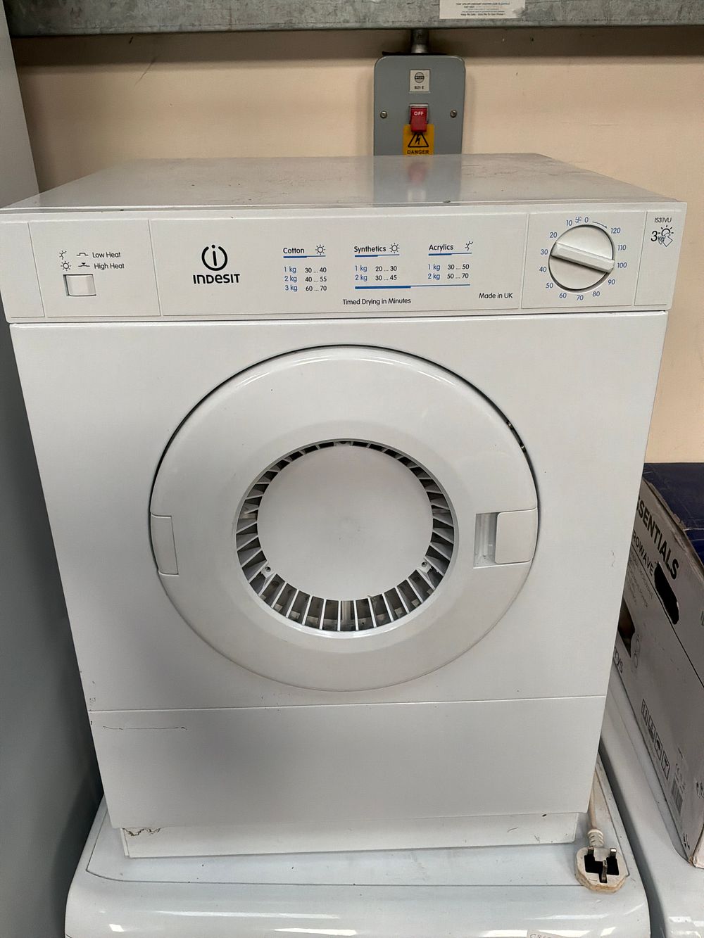 Lot 428: Indesit IS31VU(UK) Compact Vented Tumble Dryer