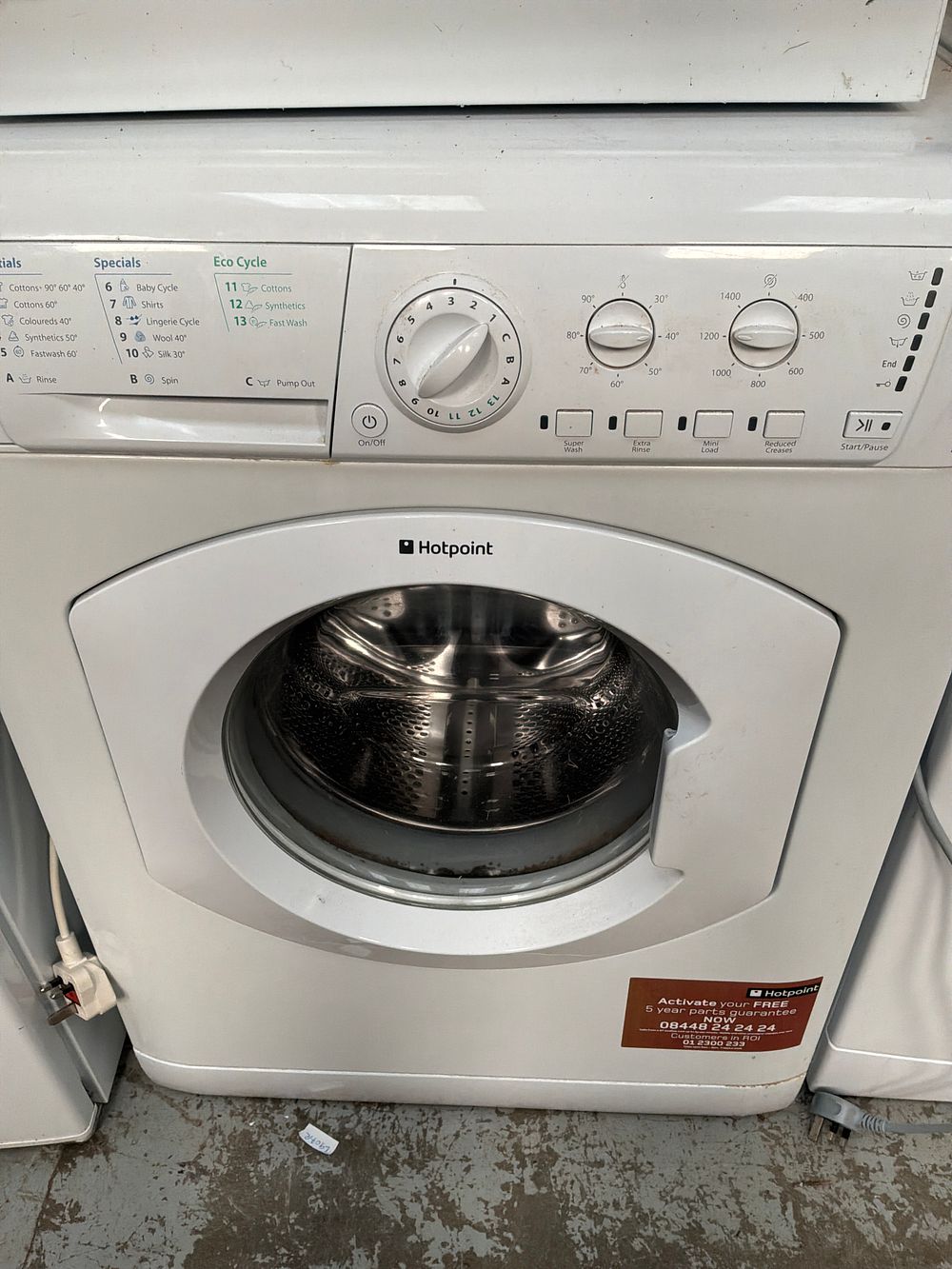 Lot 429: Hotpoint Aquarius WML540 6kg Front-Loading Washing Machine