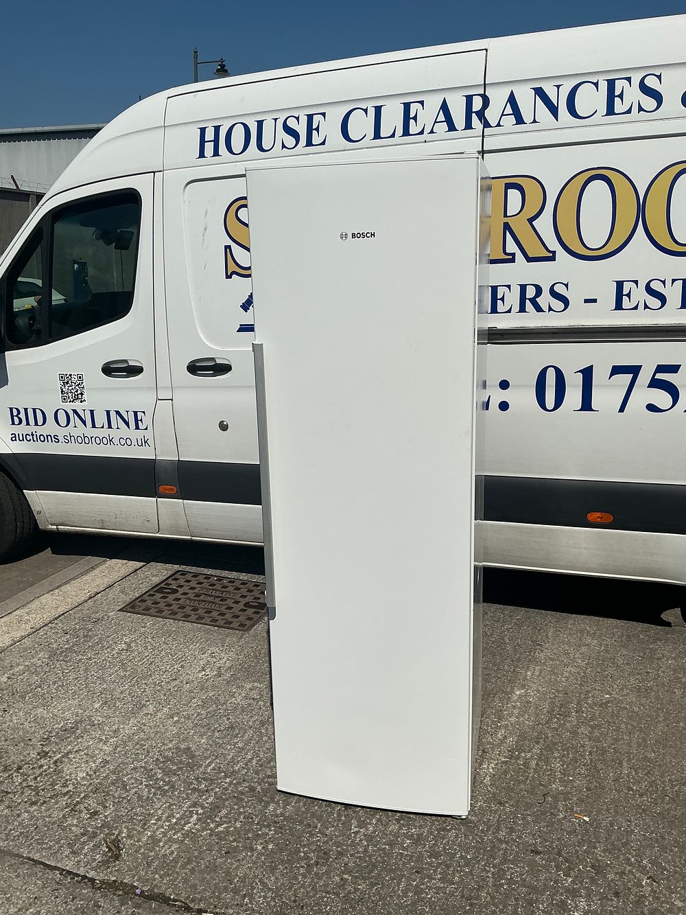 Lot 432: Bosch No Frost White Tall Upright Freezer