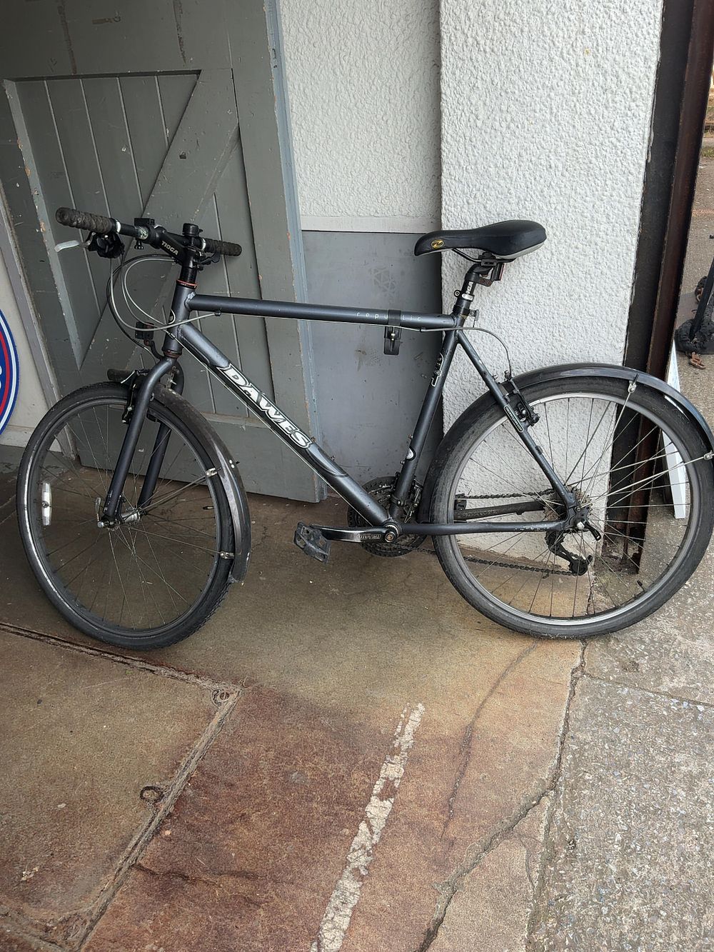 Lot 5: Dawes Republic Hybrid Commuter Bicycle