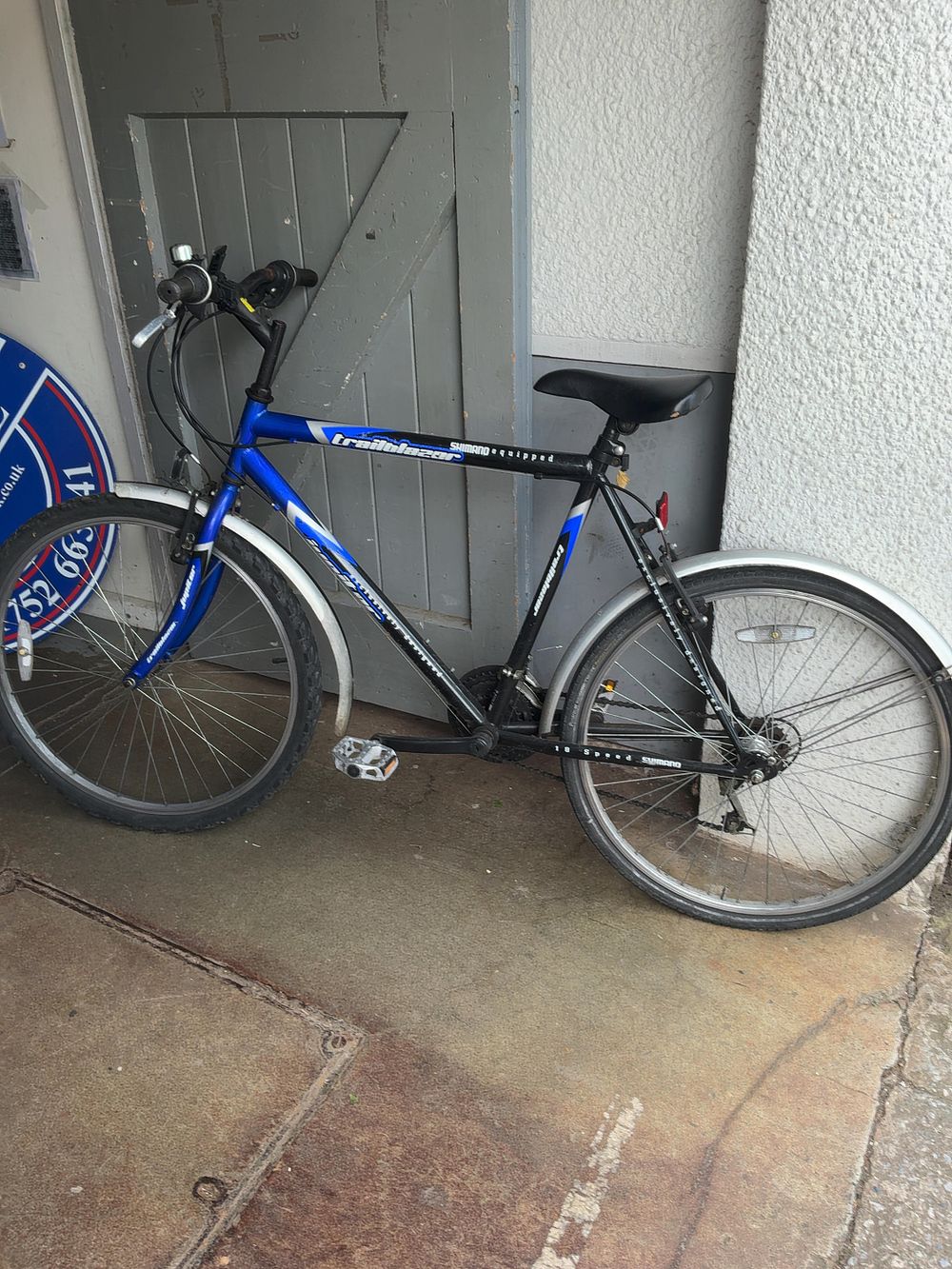 Lot 6: A Jupiter Trailblazer 18-Speed Mountain Bicycle