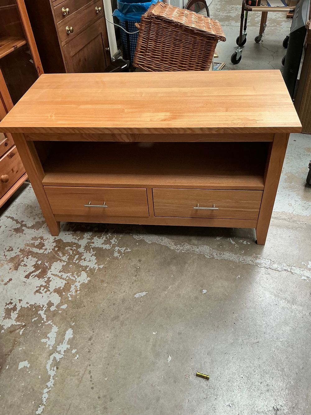 Lot 454: A Contemporary Solid Oak Media Unit