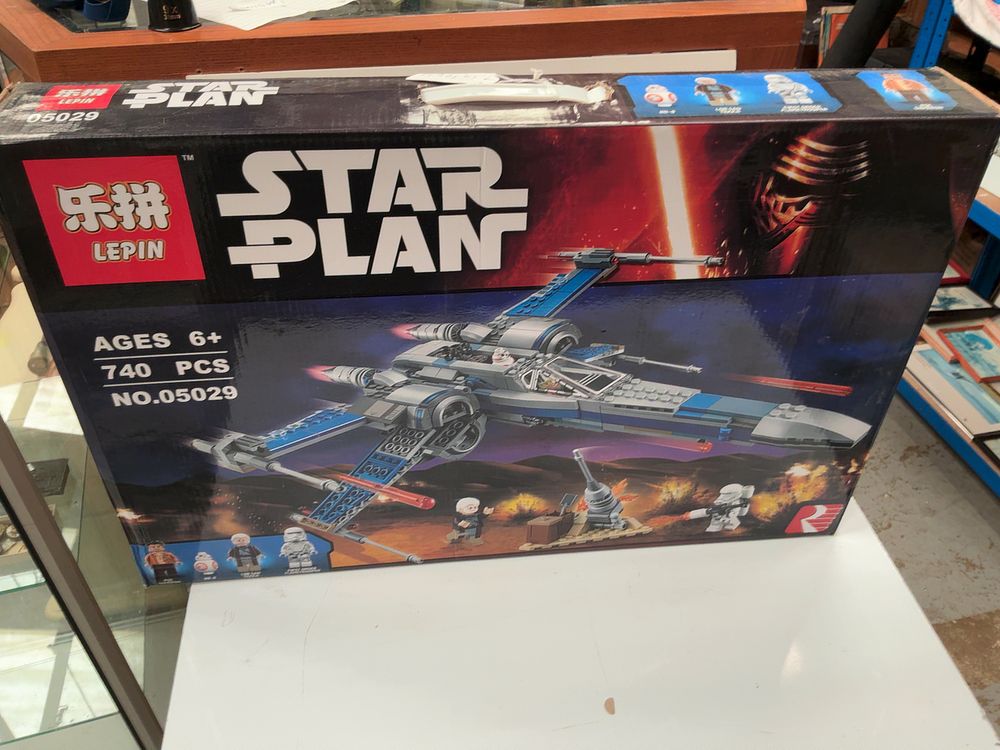 Lot 90: Lepin Star Plan 05029 Resistance X-Wing Fighter Building Block Set